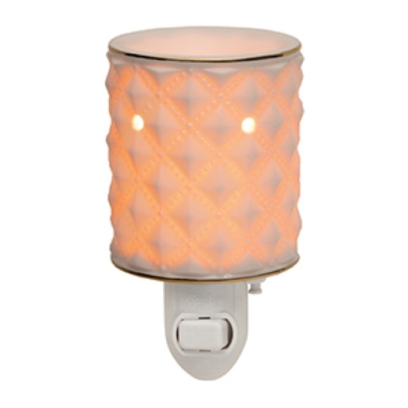 Scentsy Diamond Milk Glass mini warmer - Picture 3 of 3